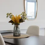 Primestay Appartementhaus - Fuer Lang Und Kurzzeitaufenthalte 홈스테이 *