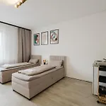 Primestay Appartementhaus - Fuer Lang Und Kurzzeitaufenthalte 홈스테이 *