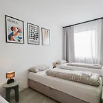 Primestay Appartementhaus - Fuer Lang Und Kurzzeitaufenthalte 홈스테이