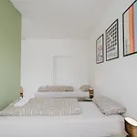 Primestay Appartementhaus - Fuer Lang Und Kurzzeitaufenthalte 홈스테이 *