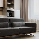 Primestay Appartementhaus - Fuer Lang Und Kurzzeitaufenthalte 홈스테이 *